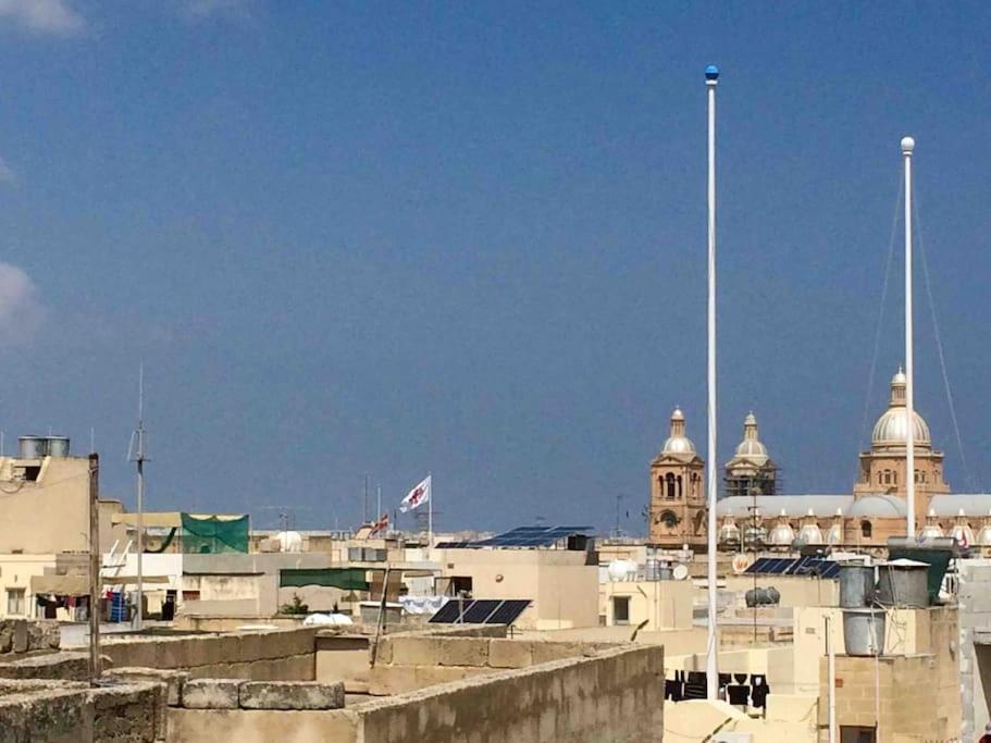 May Flower: Modern Flat Close To Airport/Bus Stops Tarxien المظهر الخارجي الصورة