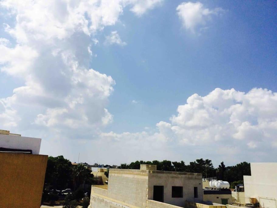 May Flower: Modern Flat Close To Airport/Bus Stops Tarxien المظهر الخارجي الصورة