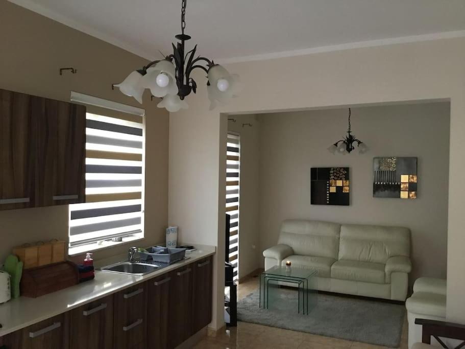 May Flower: Modern Flat Close To Airport/Bus Stops Tarxien المظهر الخارجي الصورة